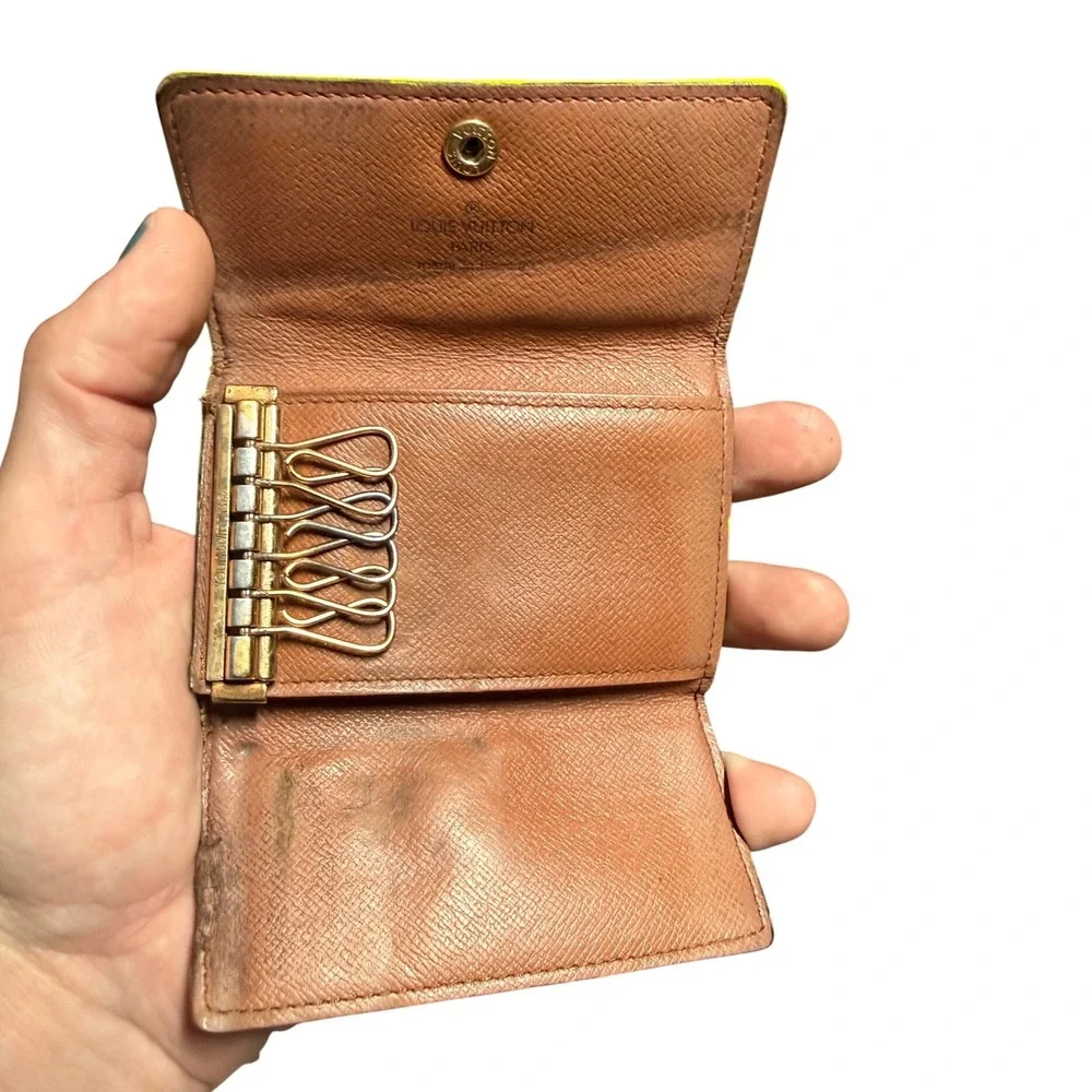 Custom Painted‎ Louis Vuitton Monogram 6-Key Holder - One of One